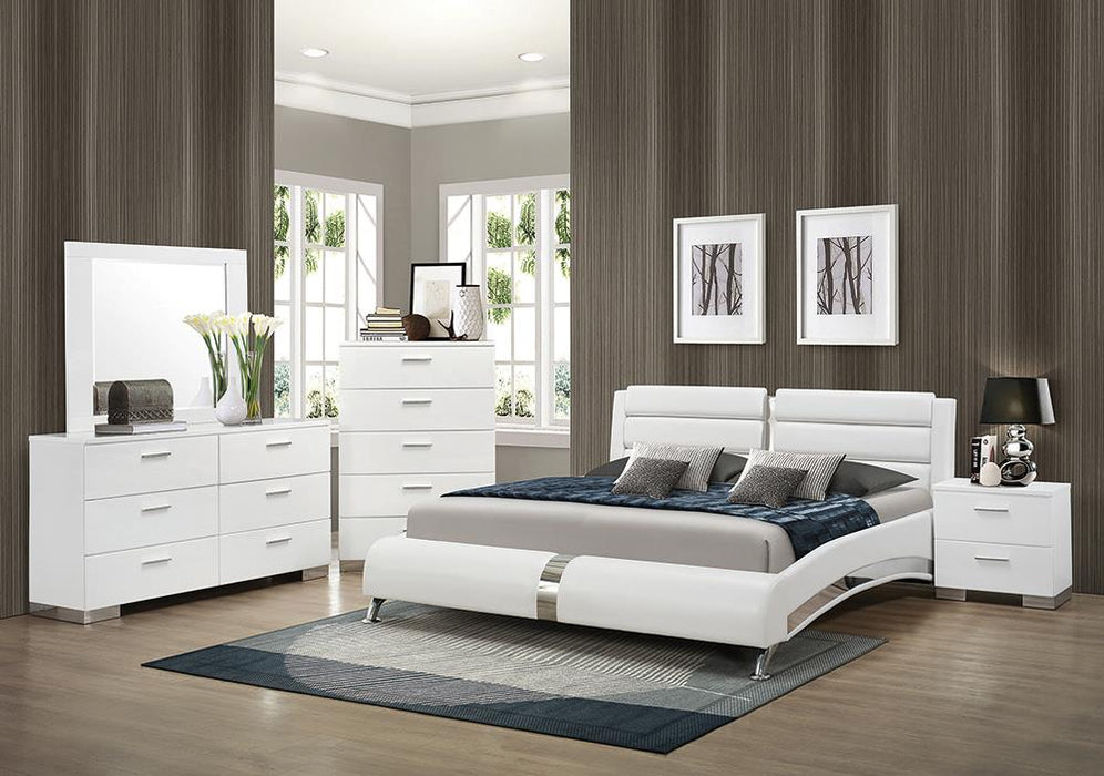 Jeremaine 4-piece California King Bedroom Set Glossy White